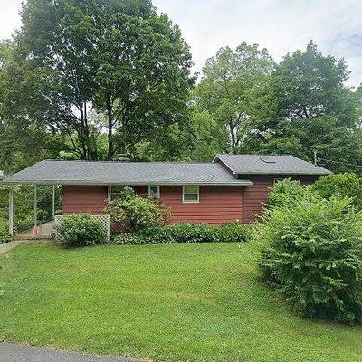 5067 Hillside Rd, Northampton, PA 18067