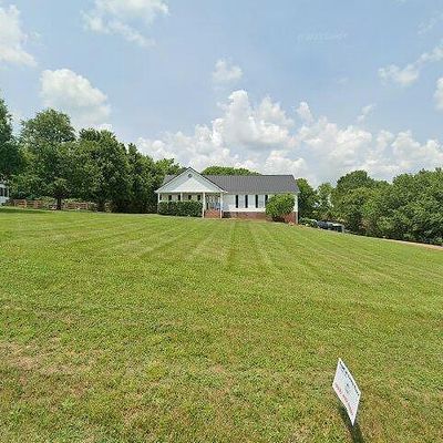 5176 Meadowwood Dr, Bon Aqua, TN 37025