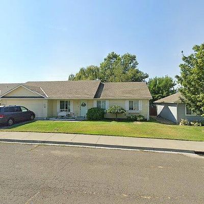 64 Talon Loop, Walla Walla, WA 99362