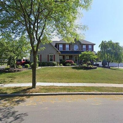 6520 Carmel Dr, Macungie, PA 18062