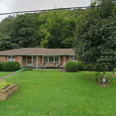 6574 Fairview Ave, Martins Creek, PA 18063