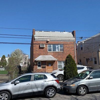 66 19 Clinton Avenue, Maspeth, NY 11378