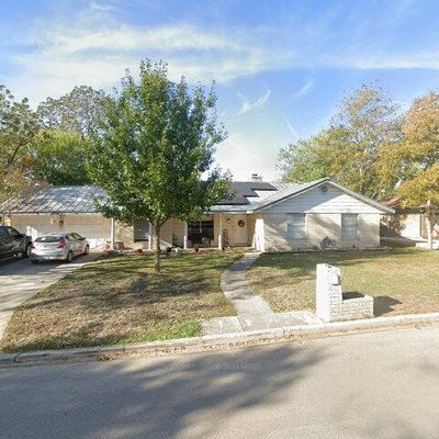 605 Balfour Dr, Windcrest, TX 78239