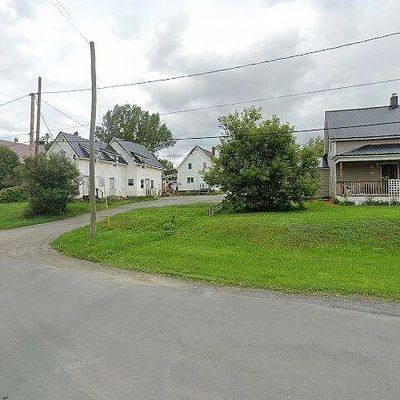 61 Washburn St, Caribou, ME 04736