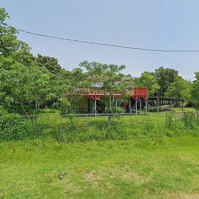 723 Frost Ave, Anahuac, TX 77514