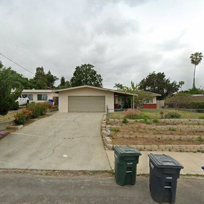 725 W College St, Fallbrook, CA 92028