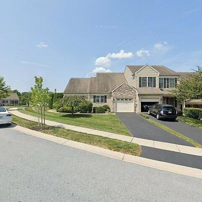 750 Creekside Dr, Hummelstown, PA 17036