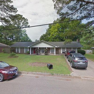 705 Blossom Ln, Vicksburg, MS 39180