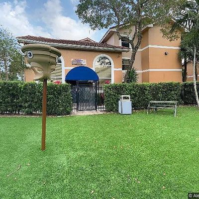 8761 Wiles Rd, Coral Springs, FL 33067