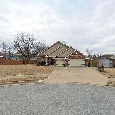 879 Chateau Ave, Springdale, AR 72764