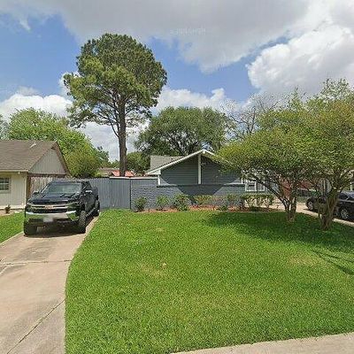 8814 Kennard Dr, Houston, TX 77074