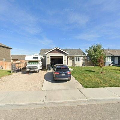 885 Discovery St, Mills, WY 82644