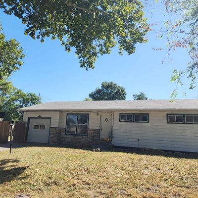 917 Highland Dr, Junction City, KS 66441