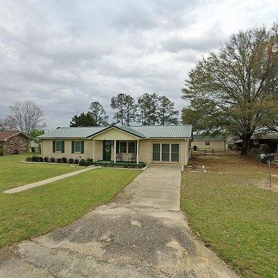 921 W Meadow Ave, Geneva, AL 36340