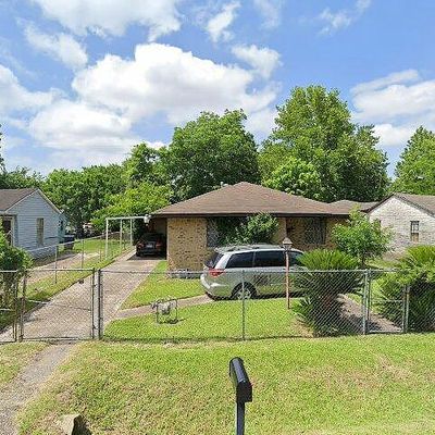 8115 Betty Boop St, Houston, TX 77028