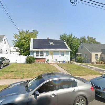 82 Cathay Rd, Clifton, NJ 07013