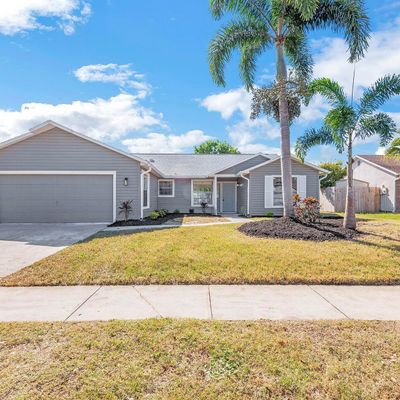 827 Pine Shadows Ave, Rockledge, FL 32955