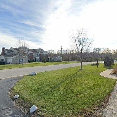 N16 W26549 Wild Oats Dr #F, Pewaukee, WI 53072