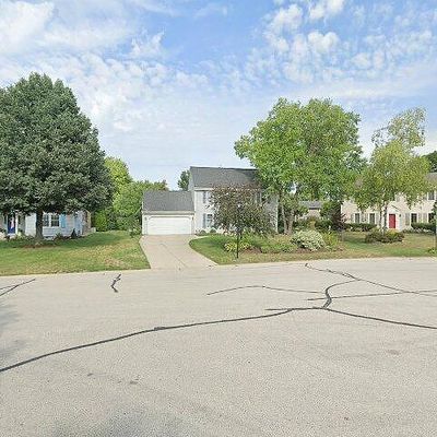 W226 N2588 Aspenwood Ln, Waukesha, WI 53186