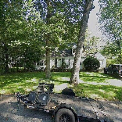 10 Brewster Rd, Wellesley Hills, MA 02481