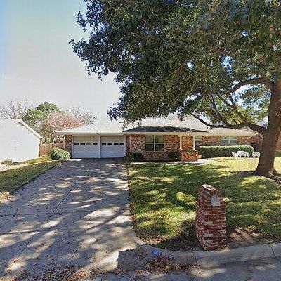 1213 Wade Hampton St, Benbrook, TX 76126