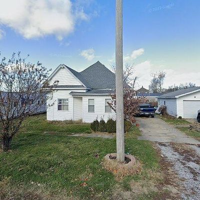 1704 Walnut Ave, Mattoon, IL 61938