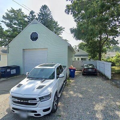 18 Martin St, Buzzards Bay, MA 02532