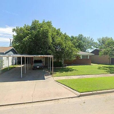 2019 Harvard Dr, Perryton, TX 79070