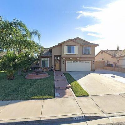 18825 Buckskin Dr, Bloomington, CA 92316