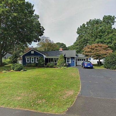 2 Daisy Dr, Riverside, RI 02915