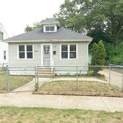 2208 Jefferson St, Muskegon, MI 49444