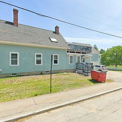 30 Central St, Farmington, NH 03835