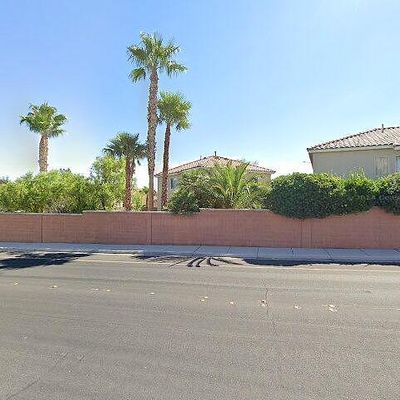 3241 Rainmaker St, Las Vegas, NV 89129