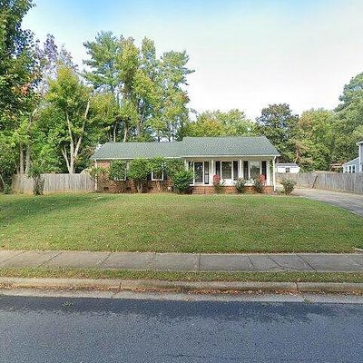 3306 Regents Park Ln, Greensboro, NC 27455