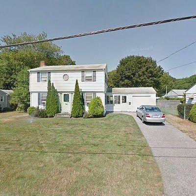 41 Woodcrest Dr, Riverside, RI 02915