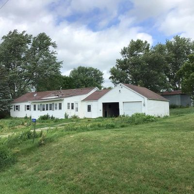 6064 S 36 Th Ave W, Newton, IA 50208