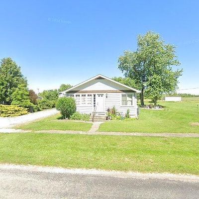 755 Capps Ave, Nokomis, IL 62075