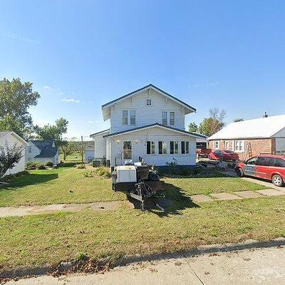 905 Seymour St, Tama, IA 52339