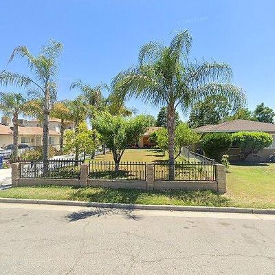 925 Chester Pl, Bakersfield, CA 93304