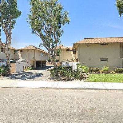 9508 Pettswood Dr, Huntington Beach, CA 92646