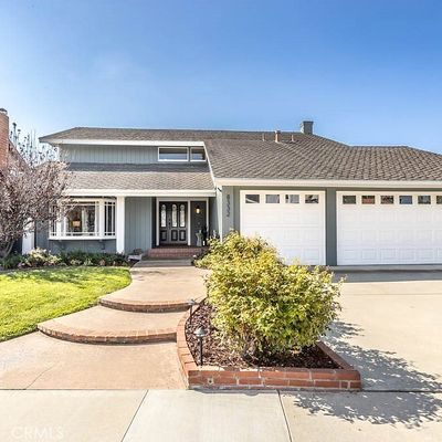 8332 Elmcrest Ln, Huntington Beach, CA 92646