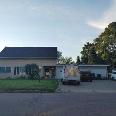 109 6th St S, Le Sueur, MN 56058