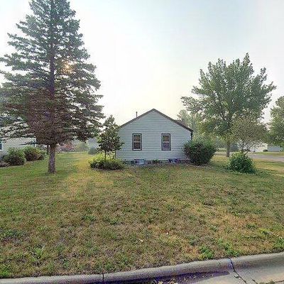 102 N Park Ln, Le Sueur, MN 56058