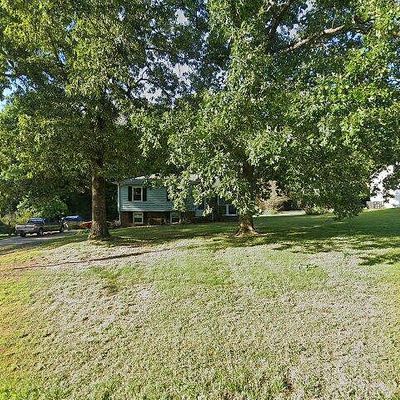 104 Friar Tuck Dr, Dickson, TN 37055