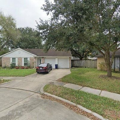 123 Woodcrest Dr, League City, TX 77573