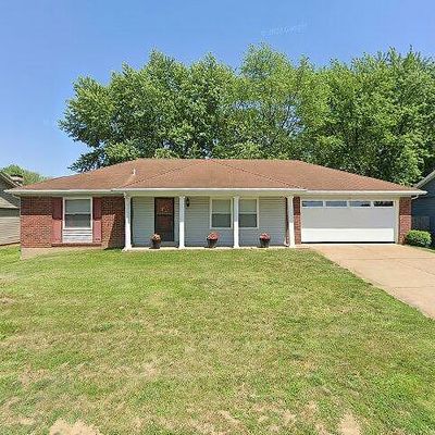 13 Appletree Dr, Saint Peters, MO 63376