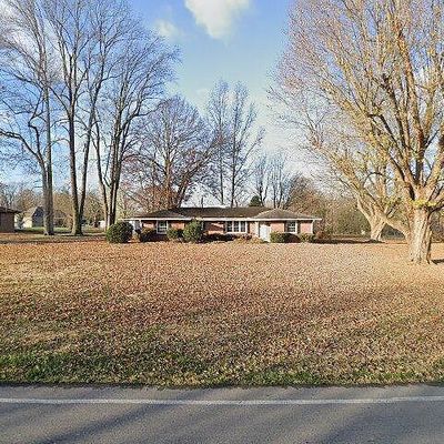 1305 Ellington Dr, Lafayette, TN 37083