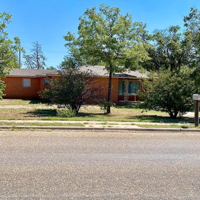 1420 Avenue J, Ralls, TX 79357