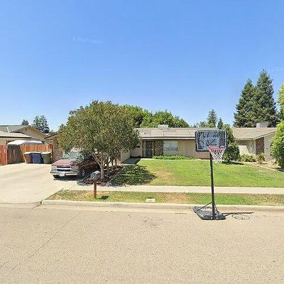 1518 Kaweah Dr, Tulare, CA 93274