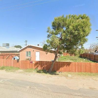 132 Wood St, Taft, CA 93268